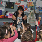 Jacqui Barrett talking to primary school schoolchildren
