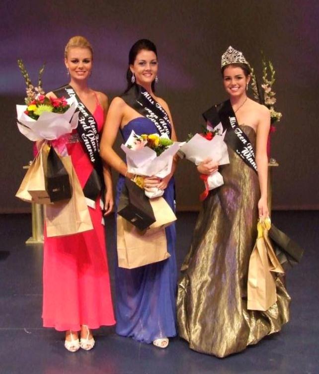 Tyler (middle) celebrating with winner Aleisha Robertson (right) and third place getter Chelsea Bamber (left)