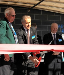 New Zealand National Fieldays Society president Lloyd Downing and Minister of Primary Industries David Carter declare Fieldays 2012 officially open.