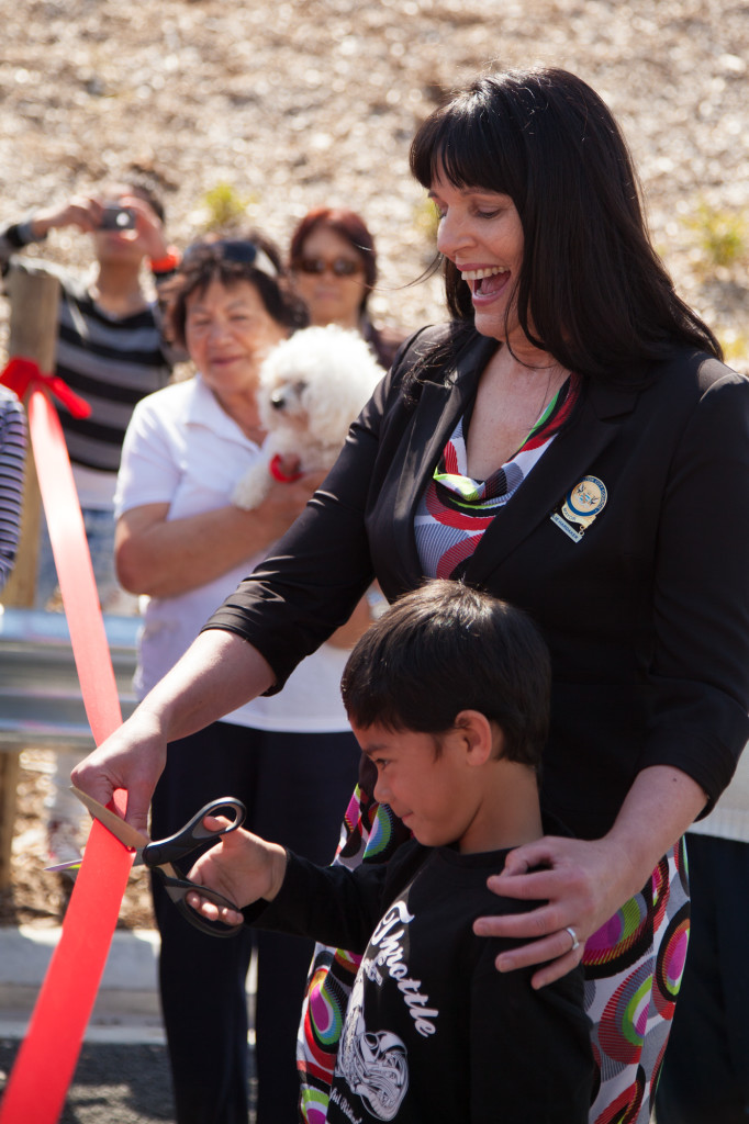 Mayor Julie Hardaker and student from Insol Ave Tyler cut the ribbon Photo: Shannon Rolfe