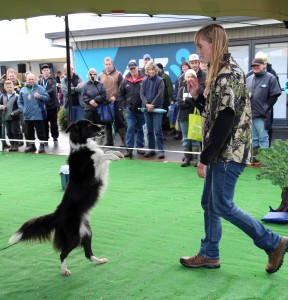 Spy shows off her ballet dance to onlookers