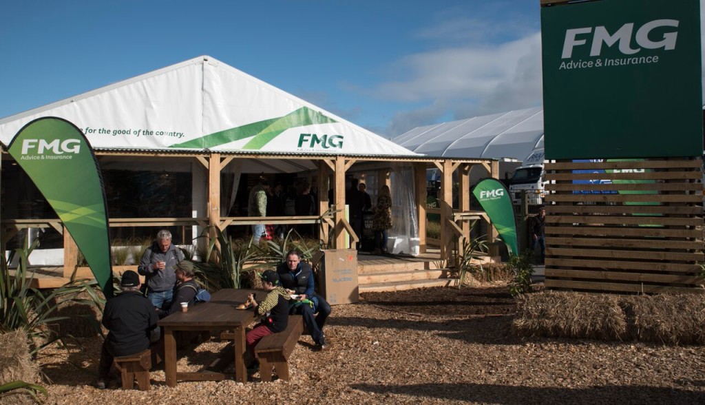 FREE SOUP: Food giveaways at the FMG site proved a hit with hungy Fieldays visitors Photo: Angus Templeton. 