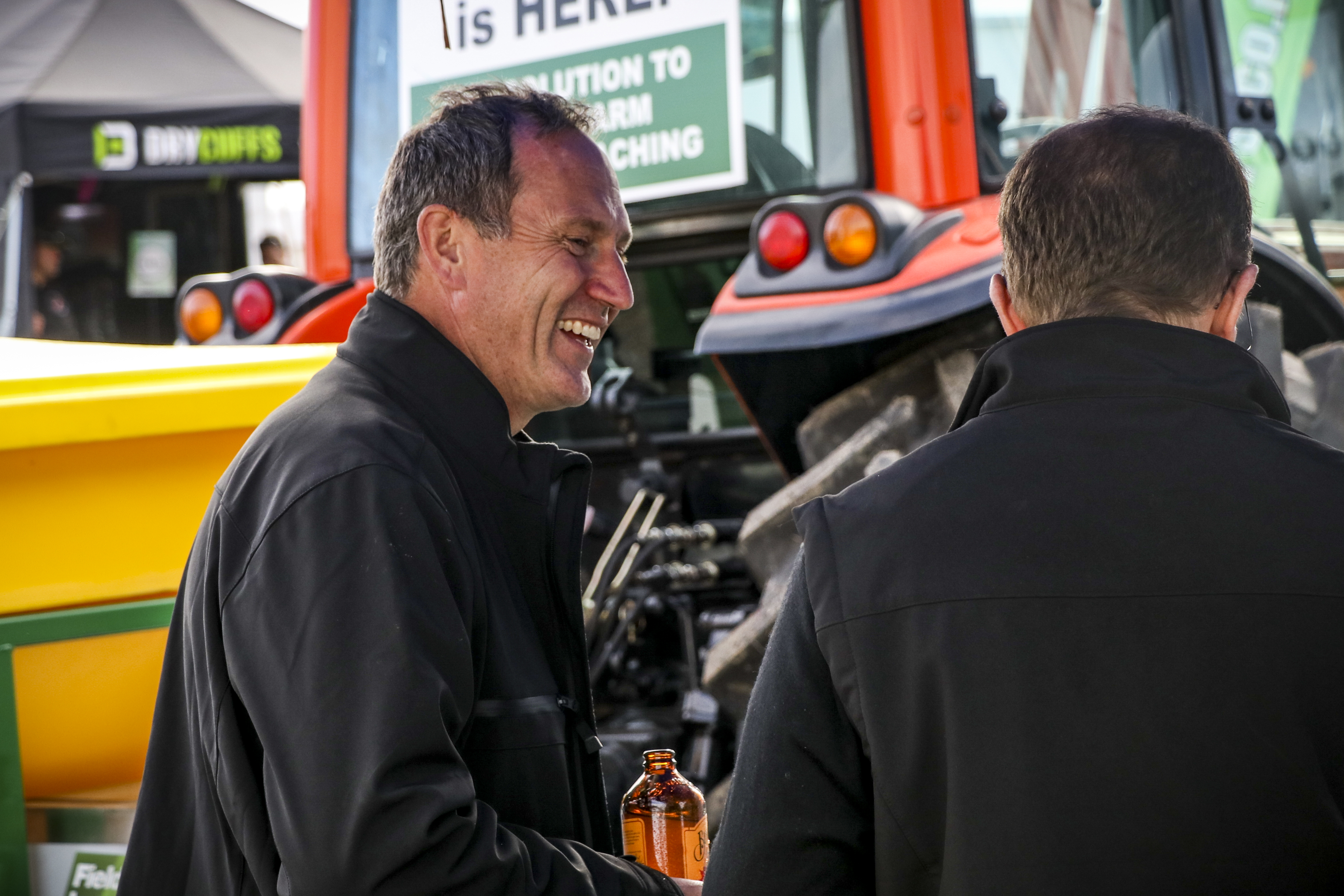 Geoff Bates talks to a potential client about Technipharm's new Spikey. Photo by Desmond Nielsen.